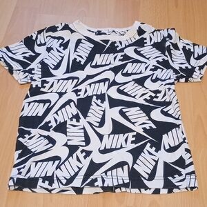 Nike Kids Black and White Graphic Tee 6Y